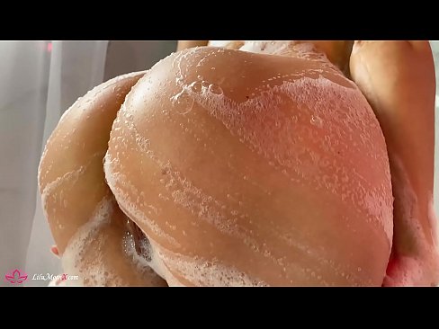 ❤️ Brunette په شاور کې د شدید orgasm لپاره د وایبرټر سره بلی مشت زنی کوي ❤️❌ ❌️❤